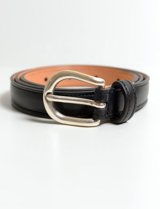 Close-up flat shot of Brooklyn Tailors x Saddlers 20mm Belt in Smooth Leather - Black showing color, leather, stitching, and buckle