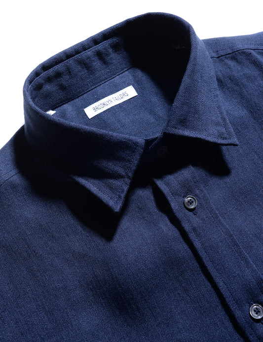 Collar detail shot of Brooklyn Tailors BKT14 Short Sleeved Casual Shirt in Linen Twill - Salerno Blue