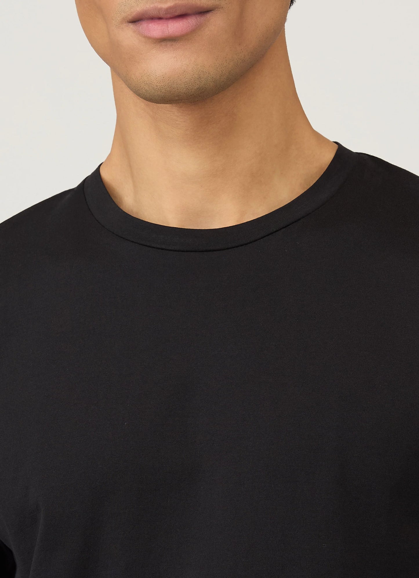 Riviera Midweight T-Shirt in Black