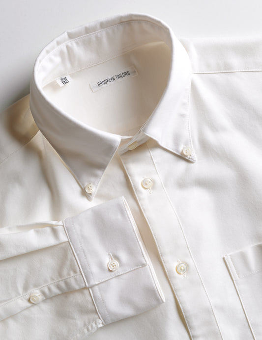 Collar detail shot of Brooklyn Tailors BKT14 Relaxed Shirt in Oxford - Natural White