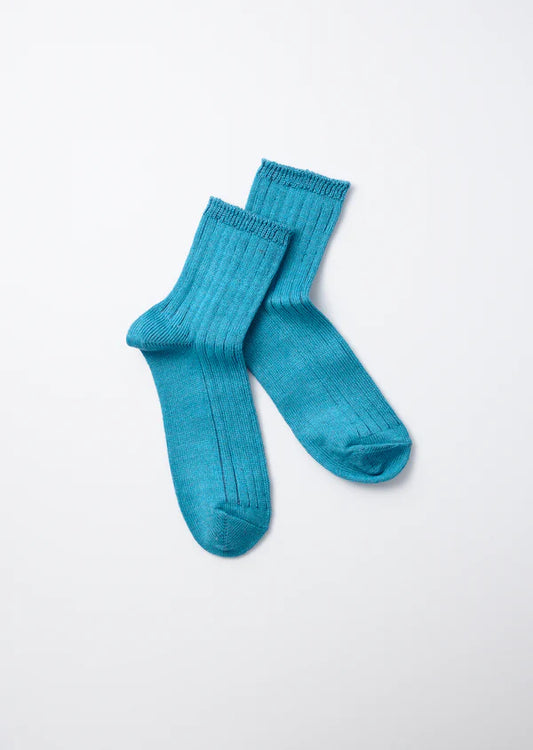 Flat shot of Rototo Cotton Linen Ribbed Ankle Socks - Robin