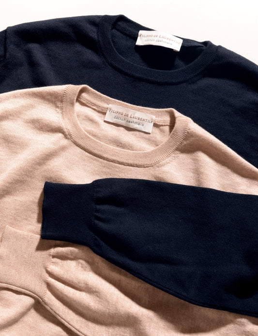 Image of two colors of Filippo de Laurentiis cotton cashmere sweaters to show neck, cuff, and colors. 