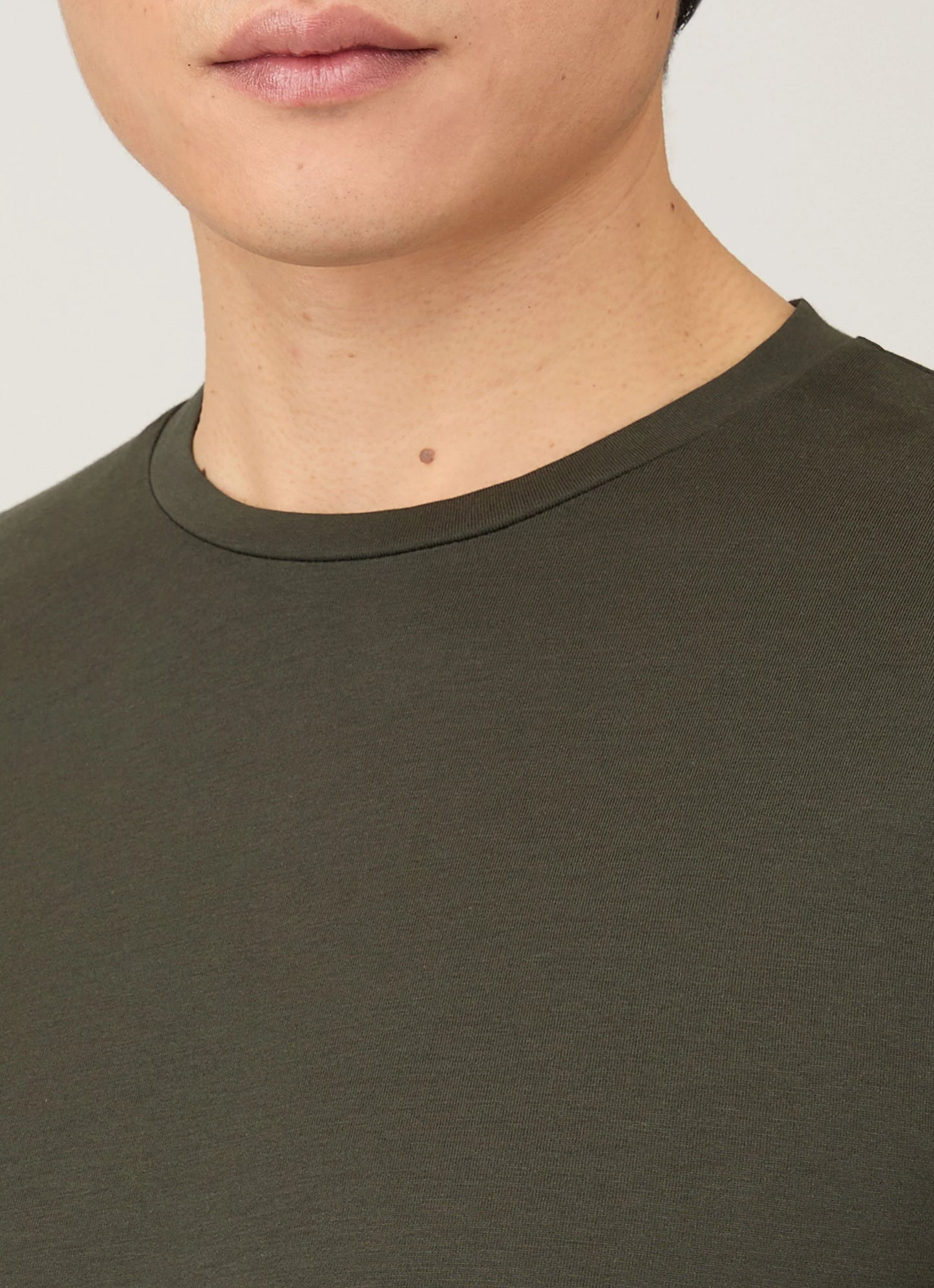 Riviera Midweight T-Shirt in Dark Green