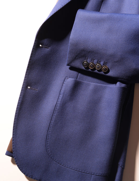 Detail shot of patch pocket, cuff, buttons, and fabric texture on Brooklyn Tailors BKT35 Unstructured Jacket in 14.5 Micron Wool Twill - Ocean Blue