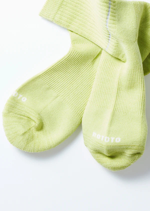 Detail of the toes of Rototo Allrounder Merino Crew Socks - Lime