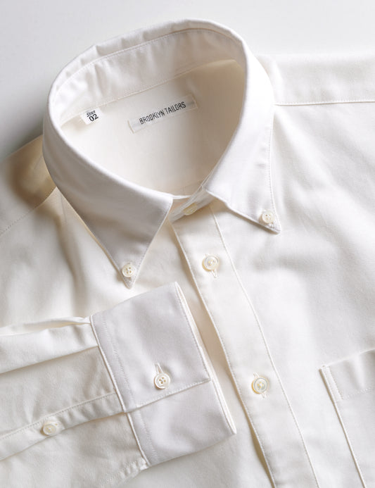 Collar detail shot of Brooklyn Tailors BKT14 Relaxed Shirt in Oxford - Natural White