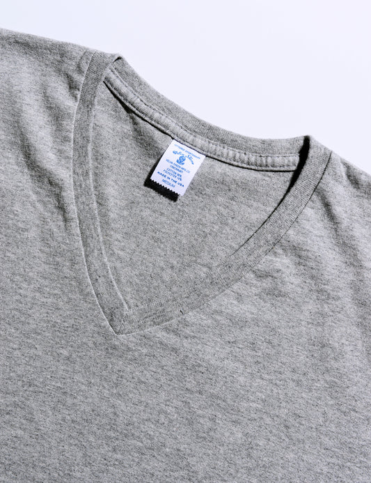 FINAL SALE: Short Sleeve V-Neck Tee in Heather Gray