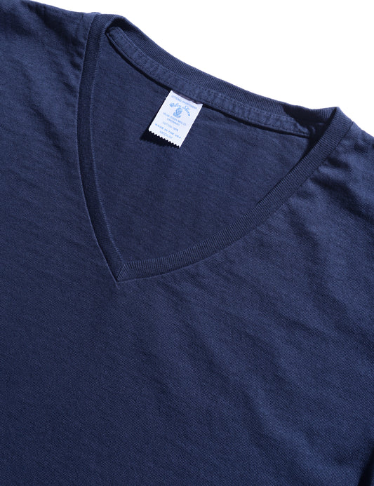 FINAL SALE: Short Sleeve V-Neck Tee in Navy