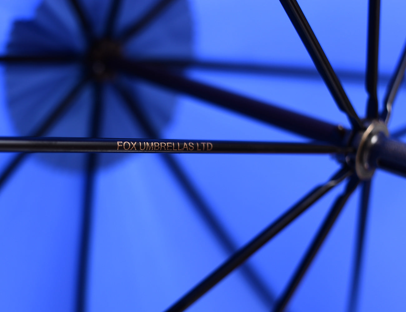 Branding detail of GT1 Gentleman Tube Umbrella in Royal Blue