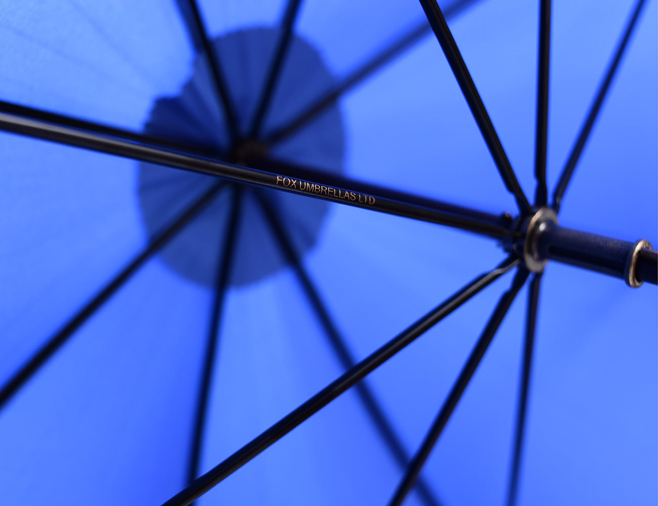 Branding detail of GT1 Gentleman Tube Umbrella in Royal Blue